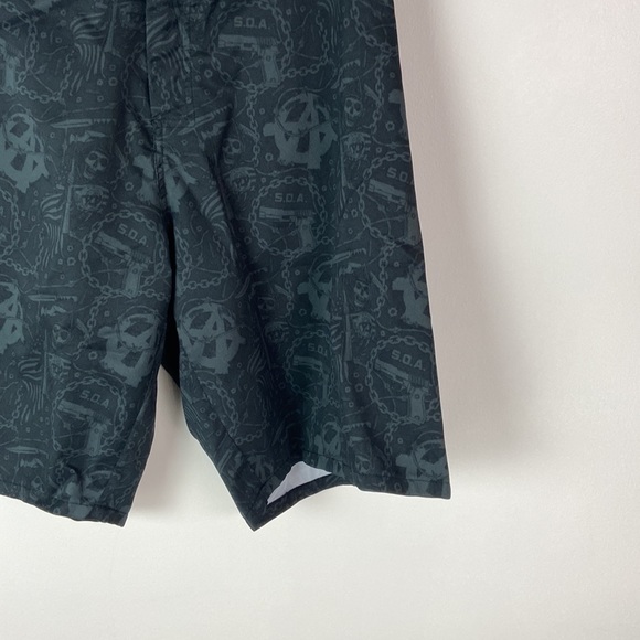 ✨3/$25✨ Sons Of Anarchy Board Shorts - M - Picture 3 of 6